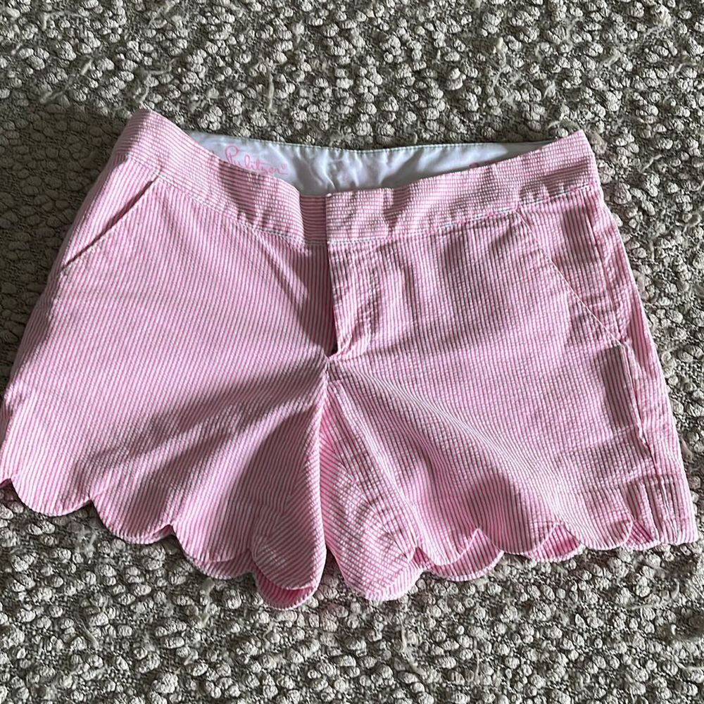 Lilly  Pulitzer Buttercup‎ Shorts. Size 2 Pink striped.